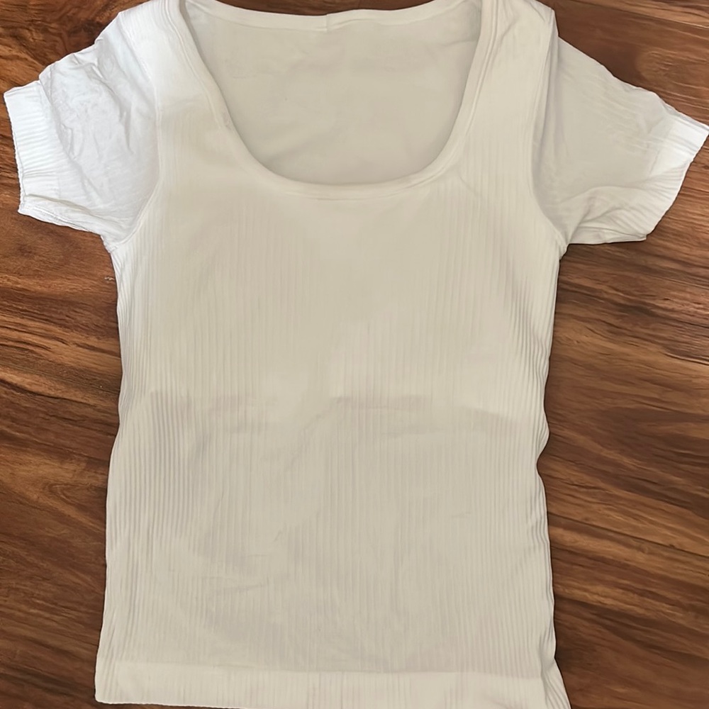 Lululemon Ebb to street short sleeve